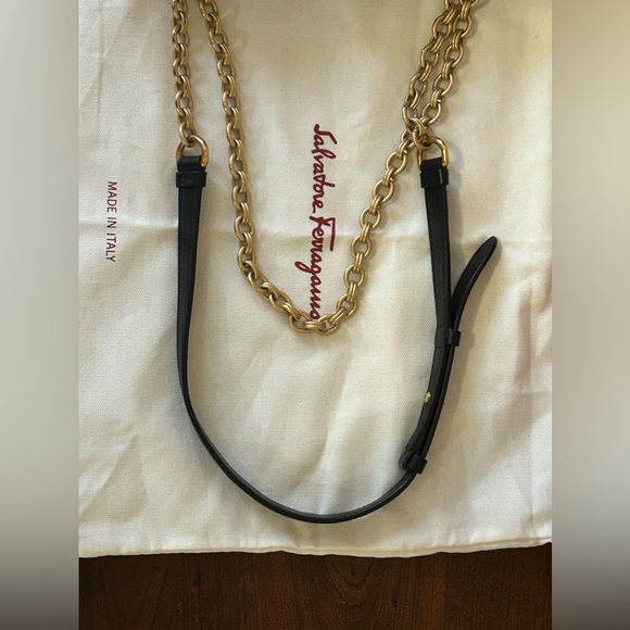 🎉🎉Hp🎉Ferragamo Quilted Gancini Shoulder Bag - Picture 14 of 16